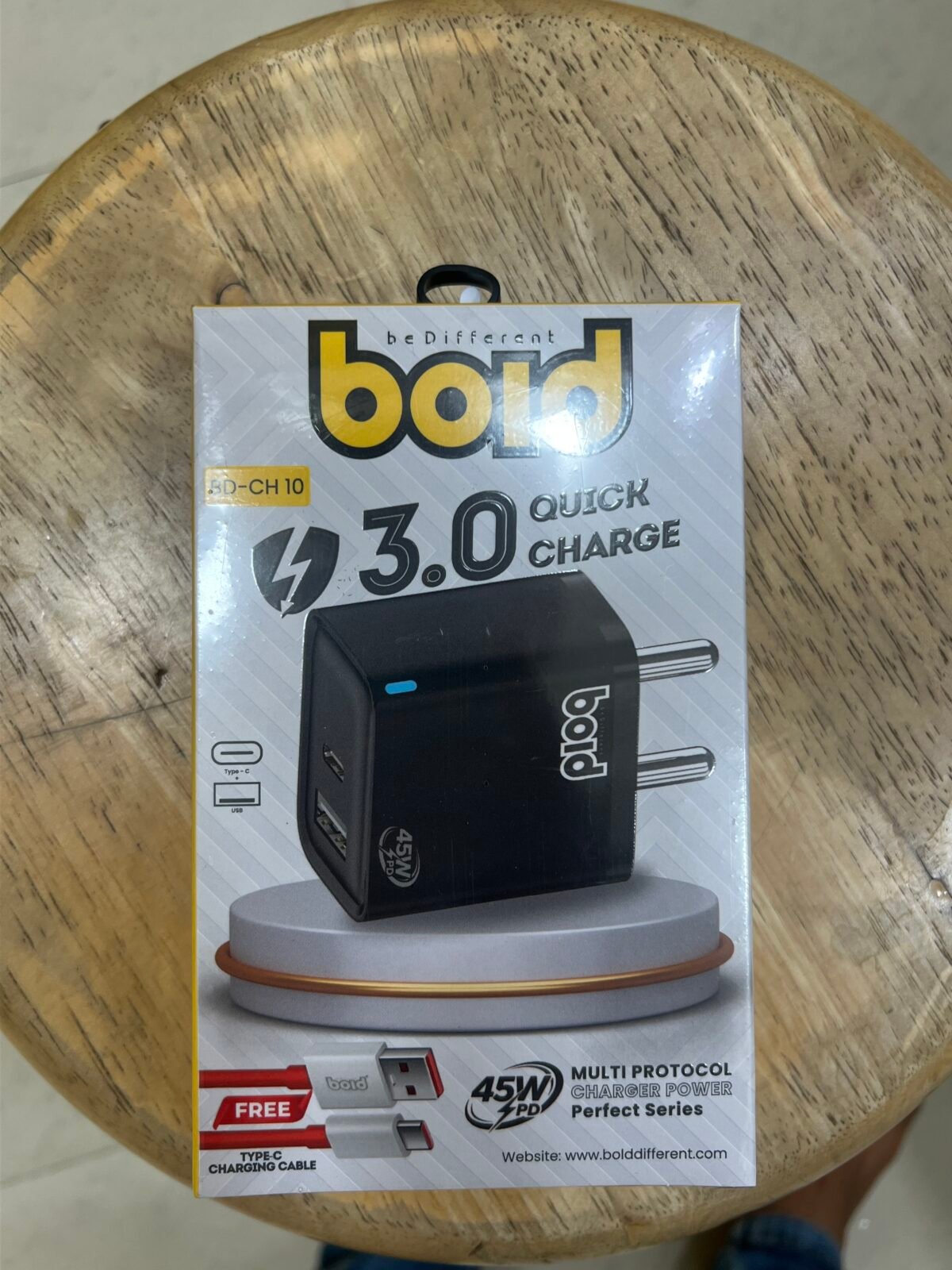 Bold BD-CH10 45W PD Fast Charger with Type-C Cable (White) - Image 3
